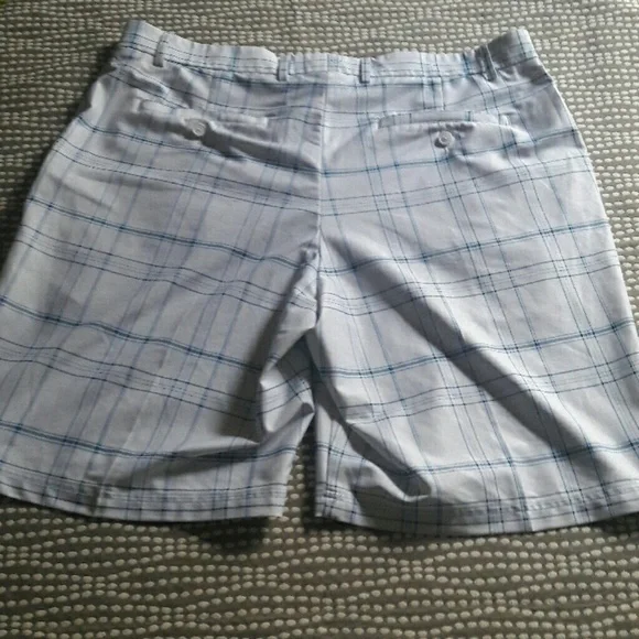 🏖 KIRKLAND Men's White and Blue Plaid Golf Shorts, 38 - Picture 4 of 6